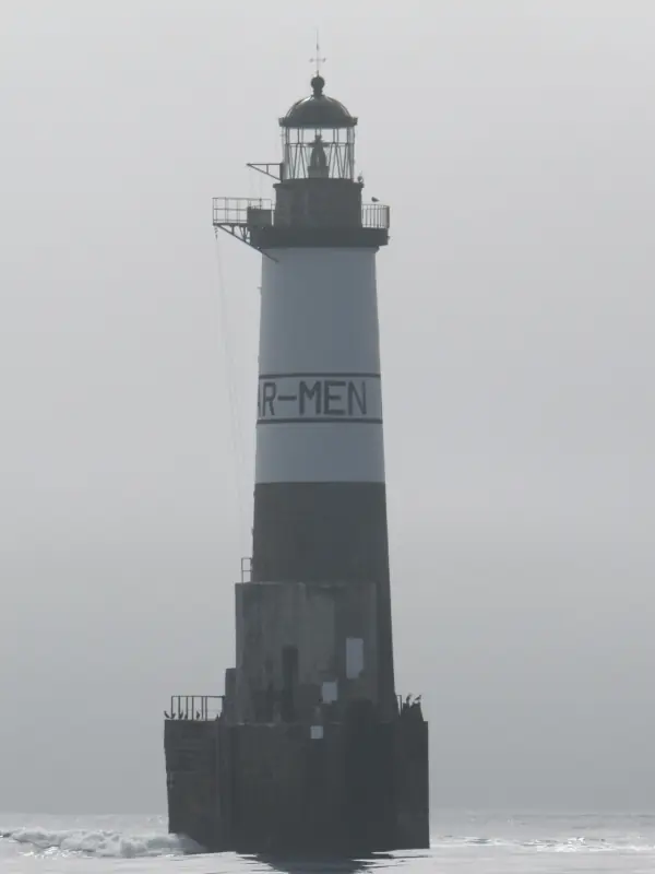Phare d’Ar Men au large de l’île de Sein en Bretagne